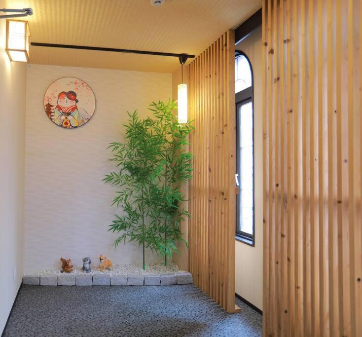 道頓堀民泊21＆道頓堀真ん中＆mini浮世絵美術館、心斎橋、家族旅行、family Trip Apartamento *